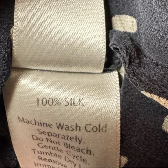 Ecru Chic Black and White Patterned 100% Silk Blouse Size M - Picture 4 of 11